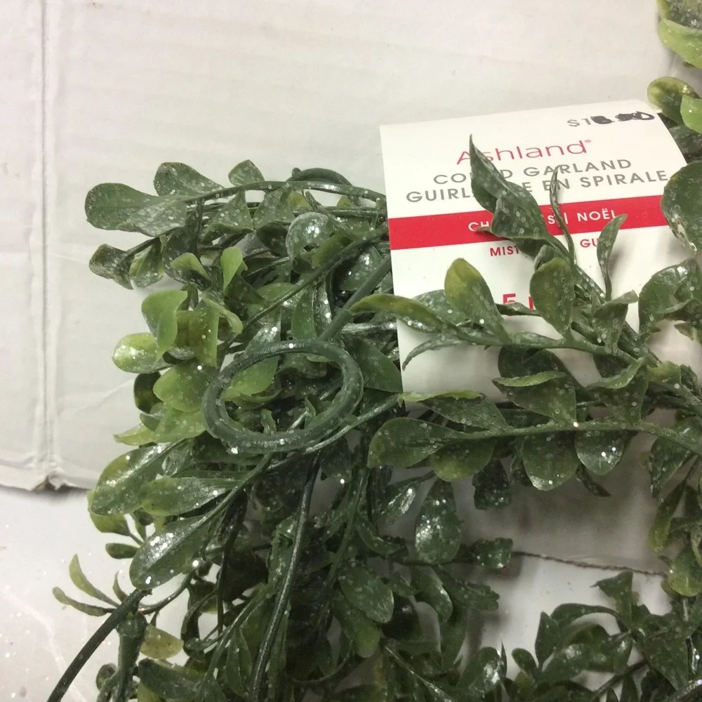 Ashland White Mistletoe Berries Glitter Garland